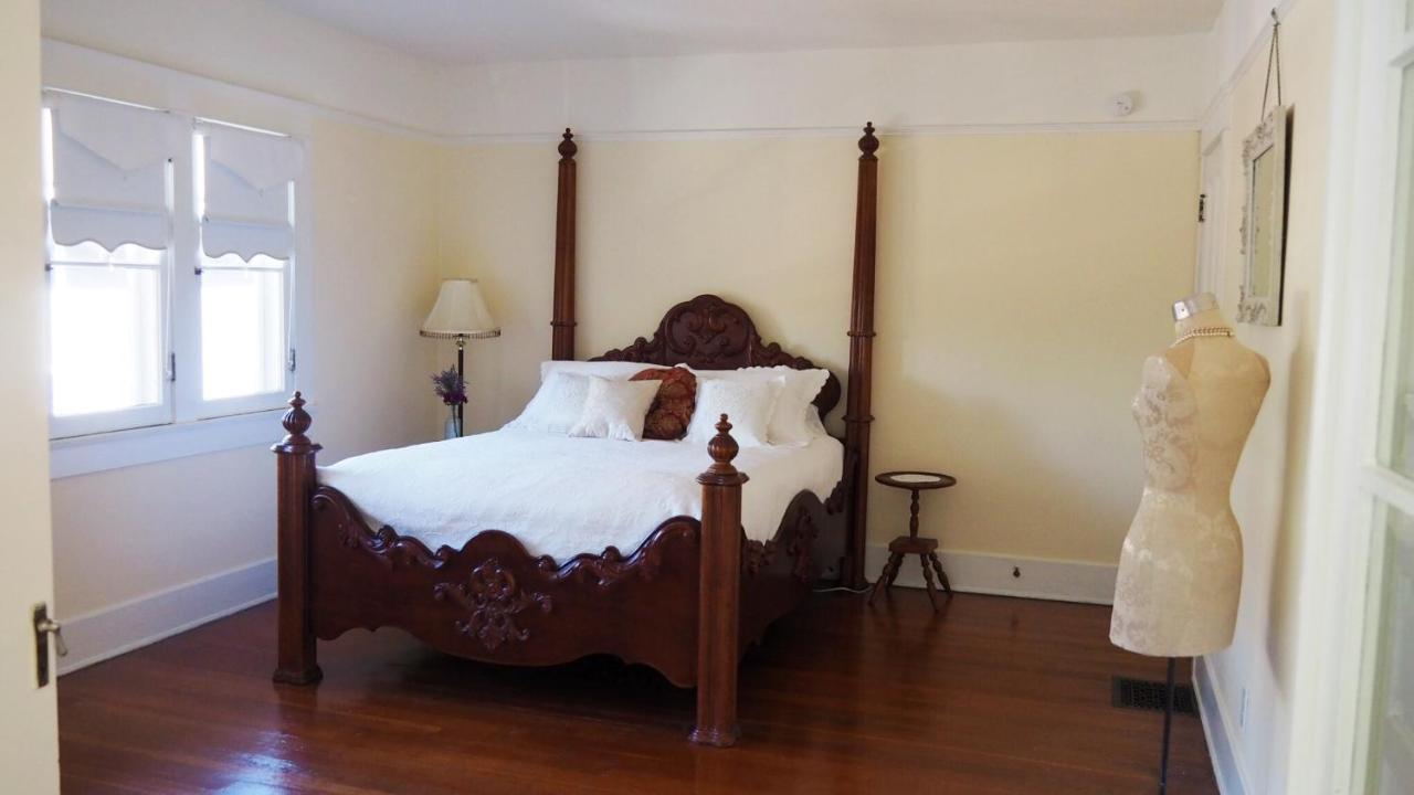 Lady Geneva Bed & Breakfast Medford Ngoại thất bức ảnh