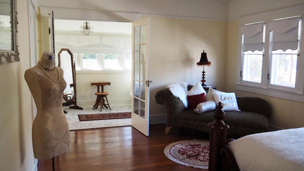Lady Geneva Bed & Breakfast Medford Ngoại thất bức ảnh