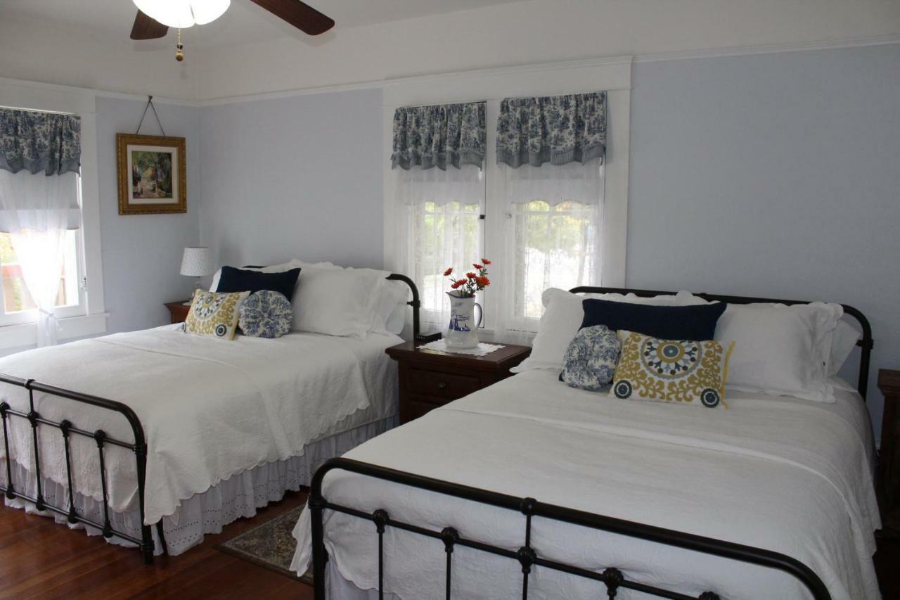 Lady Geneva Bed & Breakfast Medford Ngoại thất bức ảnh