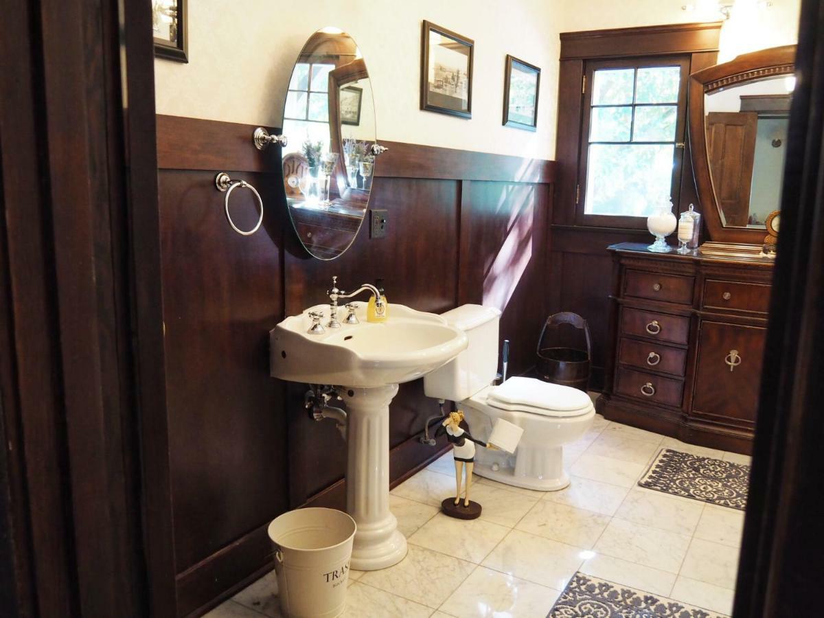 Lady Geneva Bed & Breakfast Medford Ngoại thất bức ảnh